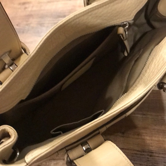 Classic Coach handbag - Picture 2 of 5